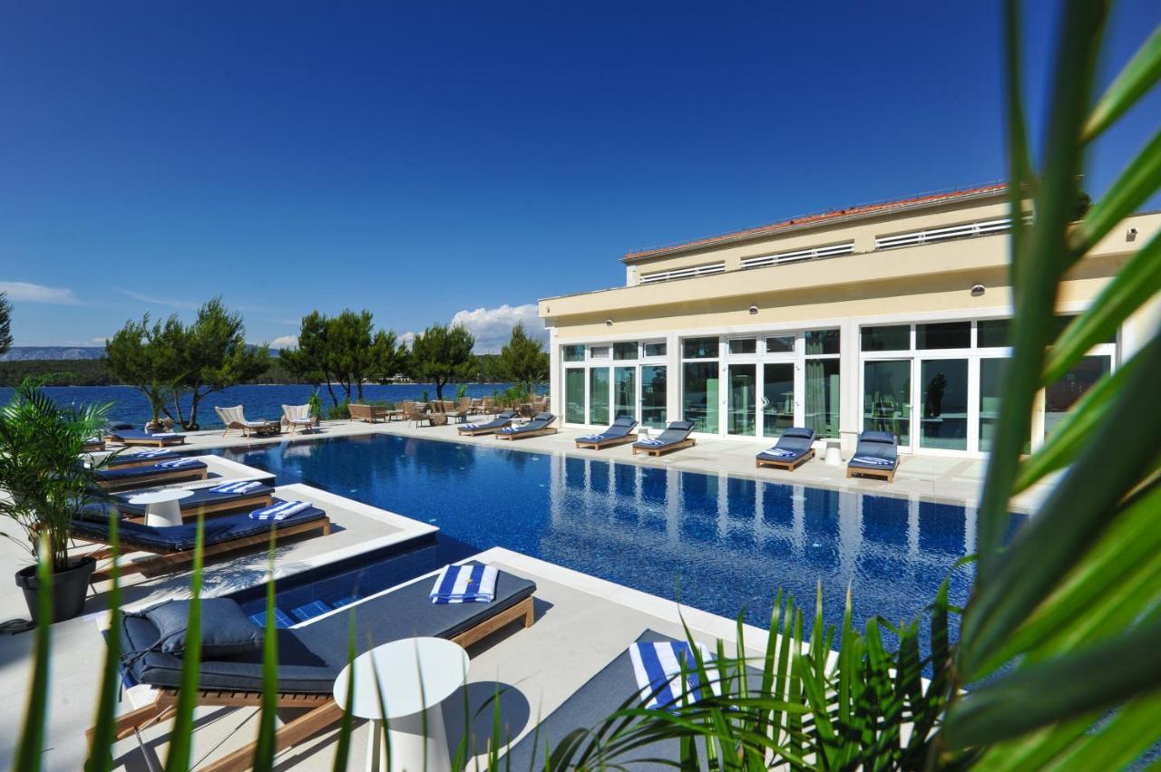 Antica-seafront With Comfortable And Pool 4* Stari Grad
